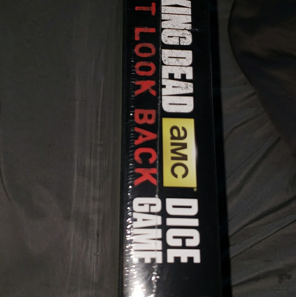 Walking dead dice game - Picture 3 of 4